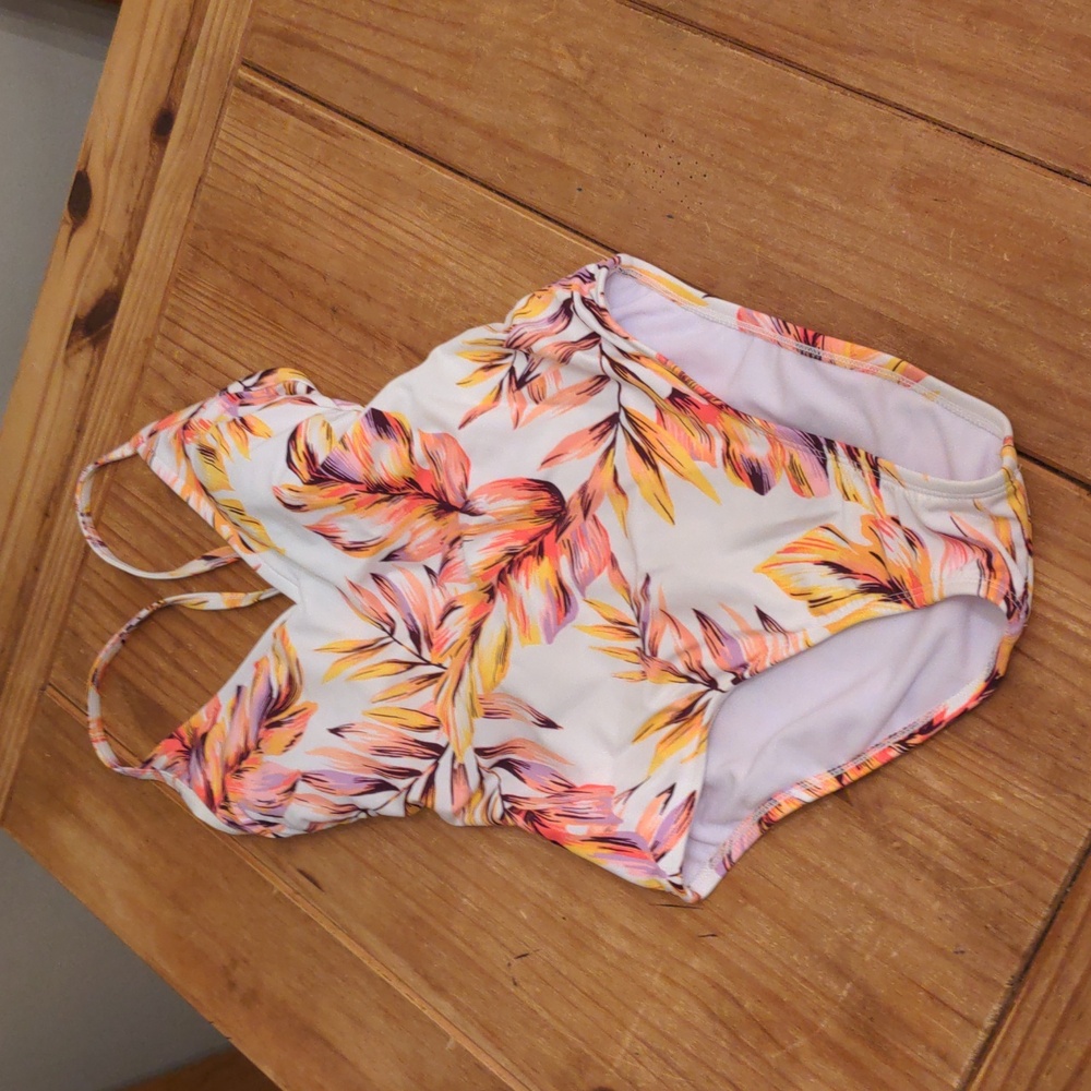 Kona Sol Women's White w/ Orange and Yellow Leaf Print One Piece Swimsuit, Small